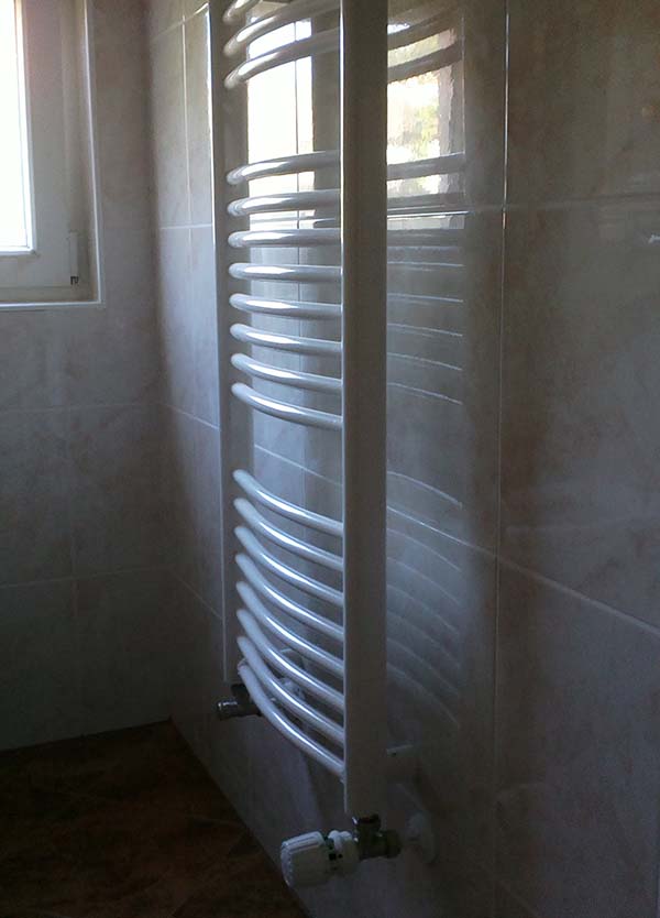 Montaža radiatorja v kopalnici